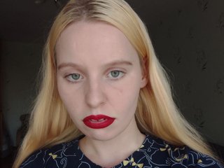 צ'אט וידאו ארוטי charming-blonde