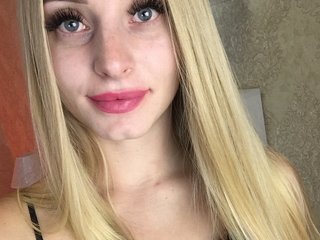 צ'אט וידאו ארוטי CharmingLilly