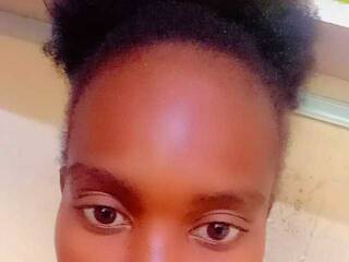 צ'אט וידאו ארוטי Charmydol