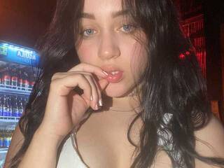 צ'אט וידאו ארוטי Chloe-Adams19