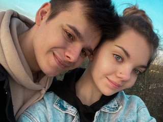 צ'אט וידאו ארוטי ChristineAndJames