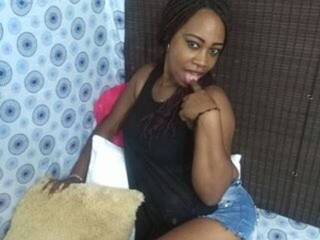 צ'אט וידאו ארוטי cintiaBoot