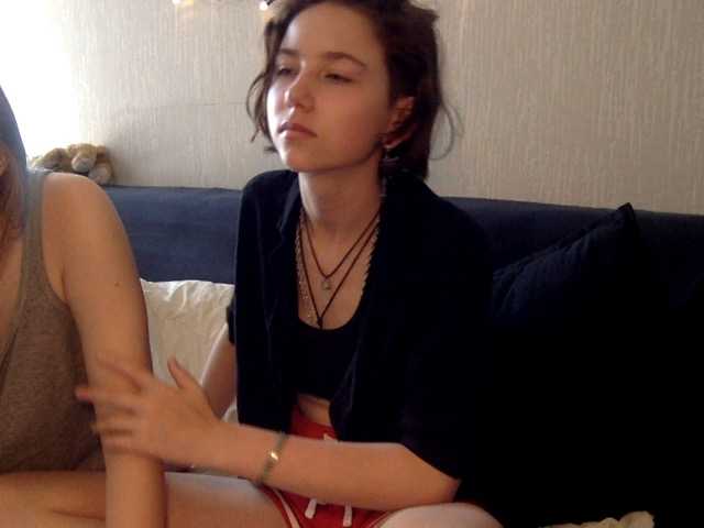 צילומי מסך משודרים CleoAndTiena