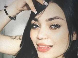 צ'אט וידאו ארוטי Clhoe-Doll