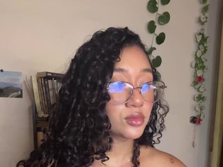 צ'אט וידאו ארוטי clitia-xx