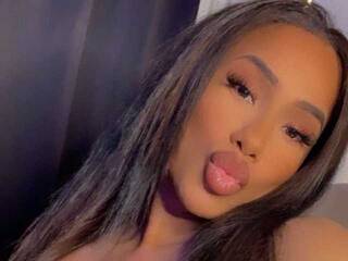 צ'אט וידאו ארוטי Cocobabex