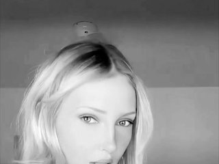 צ'אט וידאו ארוטי Consie