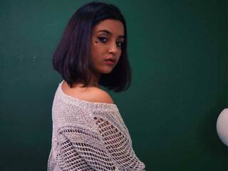 צ'אט וידאו ארוטי CoralineJonez