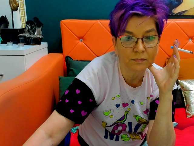 צילומי מסך משודרים cornycamelia