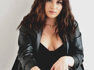 צ'אט וידאו ארוטי CrimsonDusk