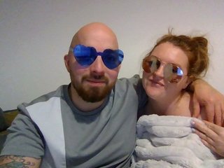 צ'אט וידאו ארוטי CuriousCouple91