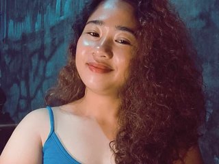 צ'אט וידאו ארוטי curly-cute