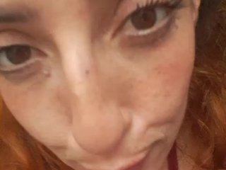 צ'אט וידאו ארוטי CurlyHanna