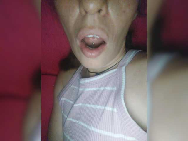 תמונות CurlyHanna #horny#pircing#tongue#nipples#perfored#milf#