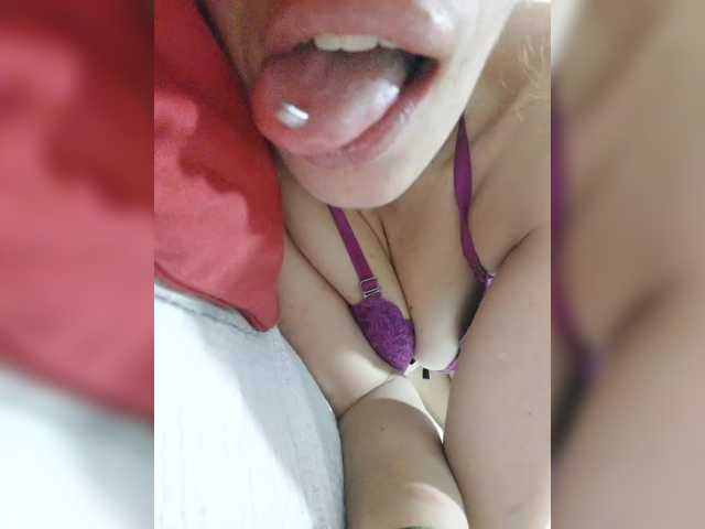 תמונות CurlyHanna #horny#pircing#tongue#nipples#perfored#milf#hottest#deeptroat#flexiblity#