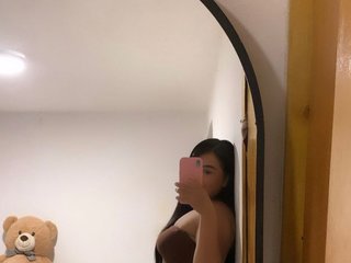 צ'אט וידאו ארוטי Curvy-Cutie