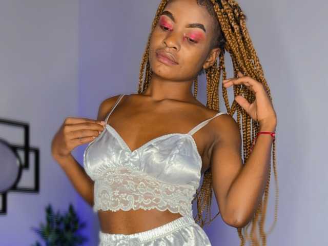 תמונה של הפרופיל Cute-Ebony
