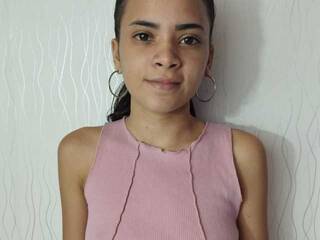 צ'אט וידאו ארוטי Cute-michel