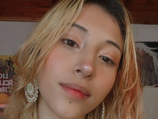 צ'אט וידאו ארוטי CuteWee420
