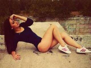 צ'אט וידאו ארוטי daaniella