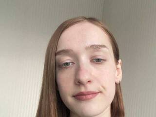 צ'אט וידאו ארוטי DacotaDoll