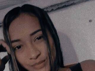 צ'אט וידאו ארוטי DahianaSmith1