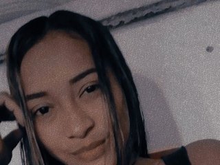 צ'אט וידאו ארוטי DahianaSmith1