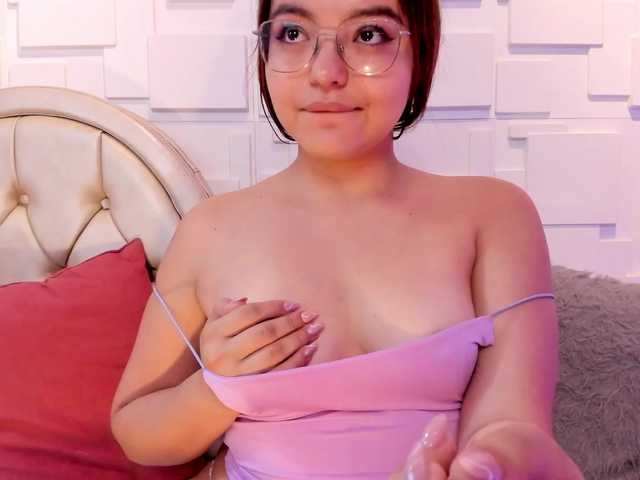 צילומי מסך משודרים DakotaJade