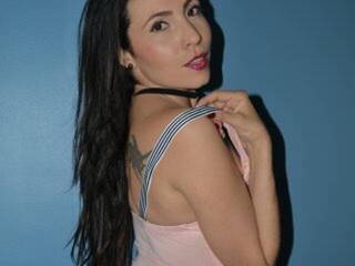 צ'אט וידאו ארוטי dania-ramirez