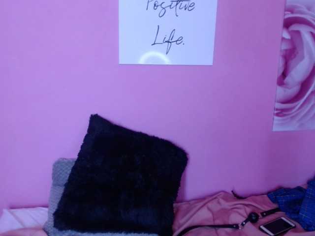 צילומי מסך משודרים daniela-moon