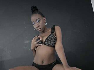 צ'אט וידאו ארוטי DanielaKiston