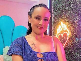 צ'אט וידאו ארוטי danna-mature19