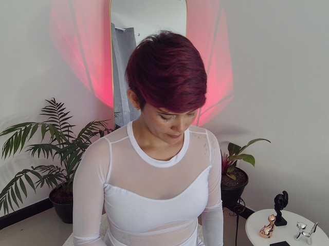 צילומי מסך משודרים DannaCartier