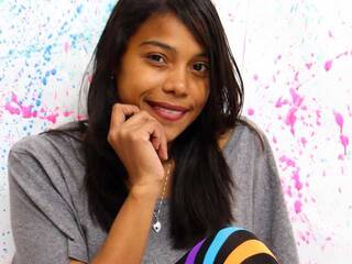 צ'אט וידאו ארוטי Dannadolfy