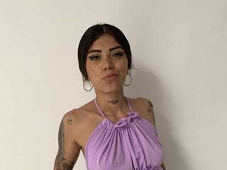 צ'אט וידאו ארוטי Dannyevan