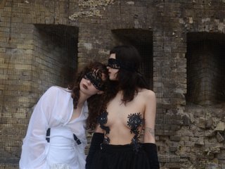 צ'אט וידאו ארוטי DarkDollsi