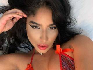 צ'אט וידאו ארוטי Darkiitty