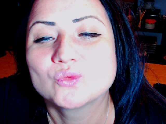 צילומי מסך משודרים KinkyDomina