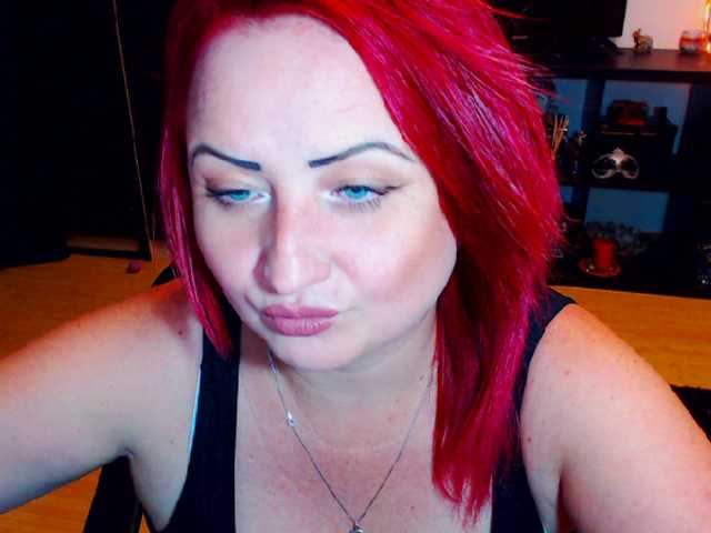 צילומי מסך משודרים KinkyDomina