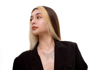 צ'אט וידאו ארוטי DarlaBelle