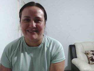 צ'אט וידאו ארוטי darling-hot-1