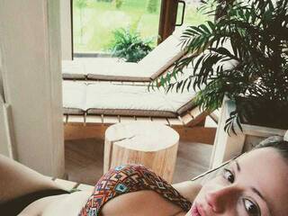 צ'אט וידאו ארוטי Dashasmile