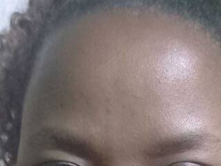 צ'אט וידאו ארוטי Delphinnah