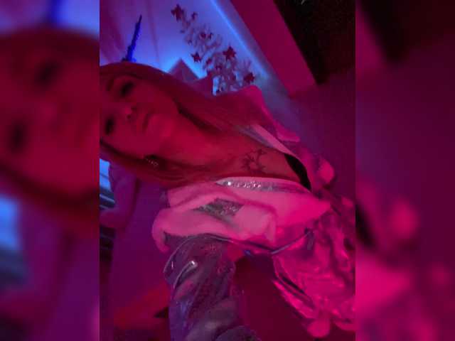 צילומי מסך משודרים Demon-Girl