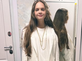 צ'אט וידאו ארוטי DennyDular