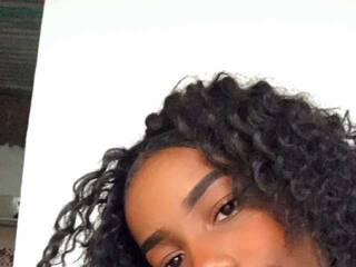 צ'אט וידאו ארוטי sharomluu