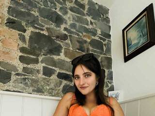 צ'אט וידאו ארוטי DInaraXRose