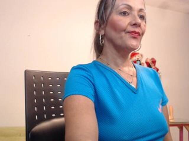 צילומי מסך משודרים SquirtNstyGrl