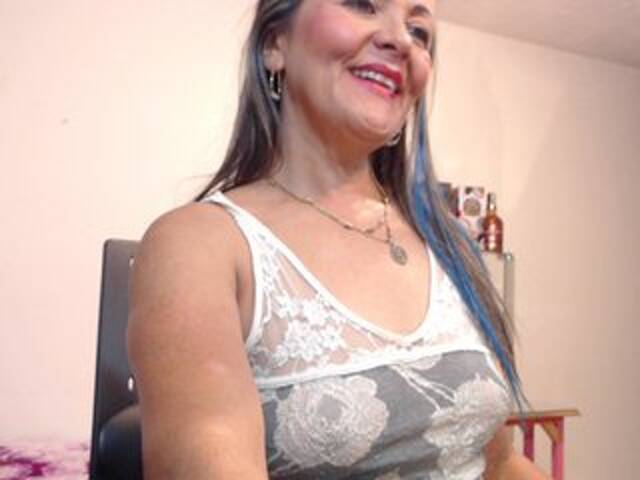 צילומי מסך משודרים SquirtNstyGrl