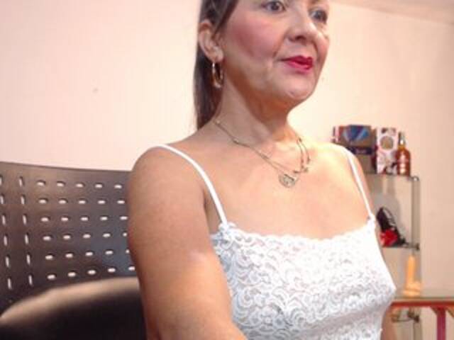 צילומי מסך משודרים SquirtNstyGrl